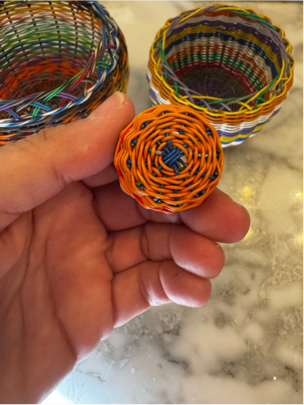 Vintage Set of 3 Handwoven South African Zulu Telephone Wire Baskets - Picture 9 of 15